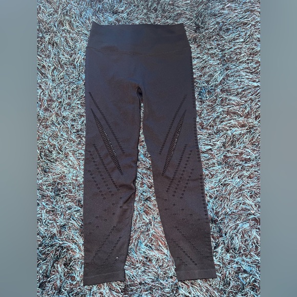 VS latter Seamless Leggings.. brand new - Picture 2 of 5